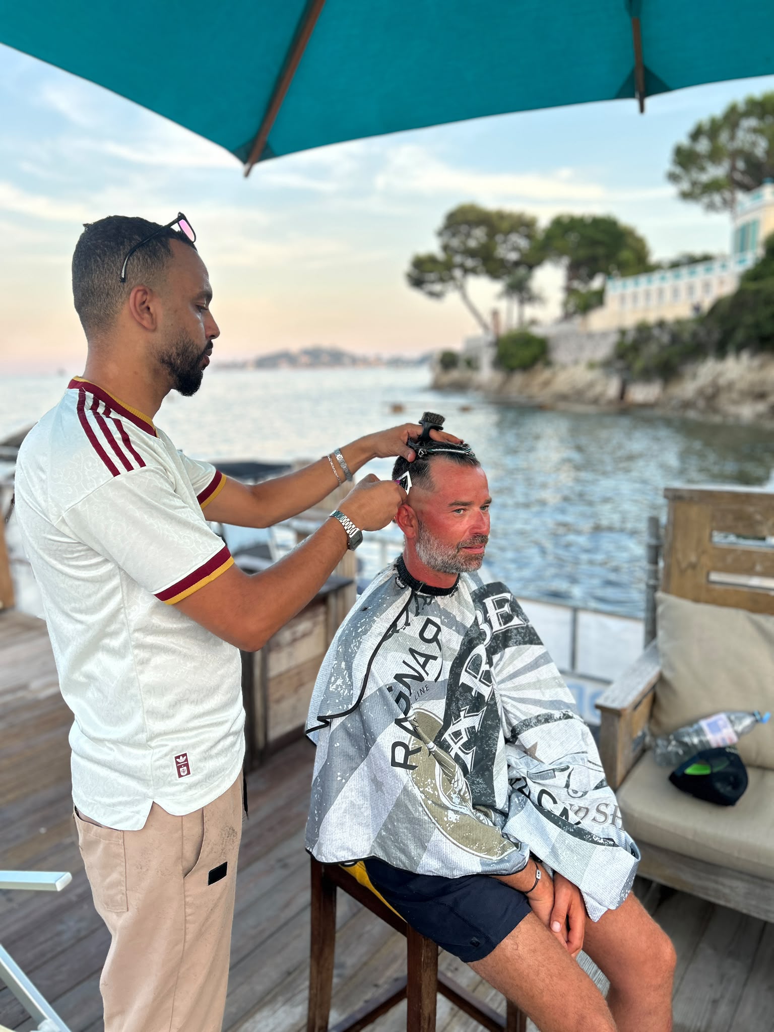 Le barbier de Maison Barber, à domicile sur la Côte d'Azur